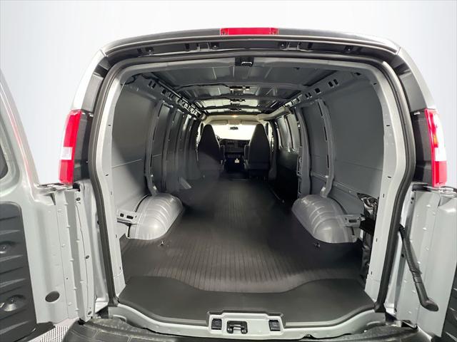2026 GMC Savana Cargo 2500 Regular Wheelbase, Work Van, RWD