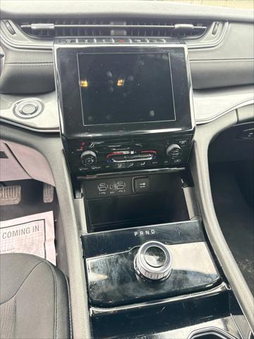 2023 Jeep Grand Cherokee L Laredo 4x4