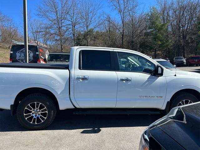 2020 Nissan TITAN Crew Cab SV 4x4