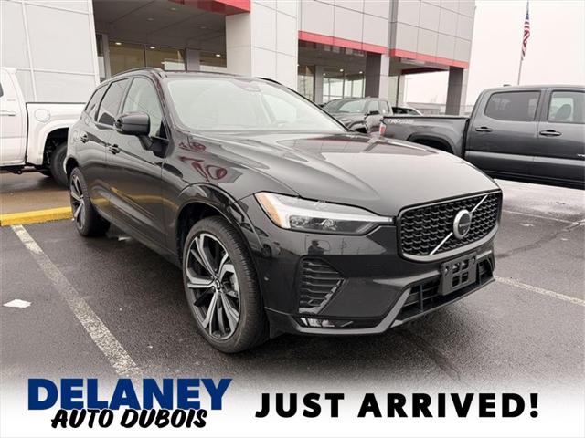 2024 Volvo XC60 B5 Ultimate Dark Theme