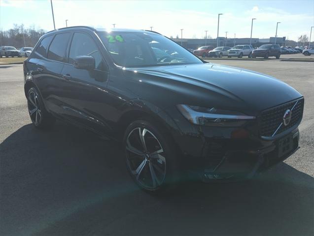 2024 Volvo XC60 B5 Ultimate Dark Theme