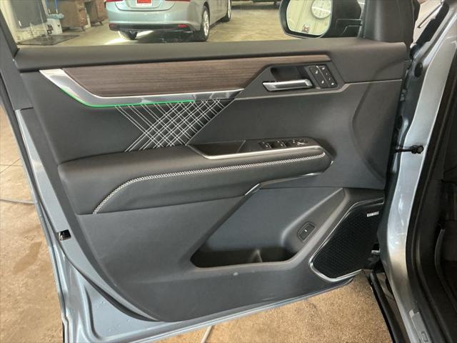 2026 GMC Acadia Denali AWD