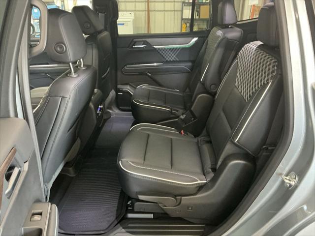 2026 GMC Acadia Denali AWD