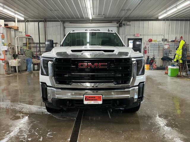 2026 GMC Sierra 3500HD Crew Cab, Long Bed, Pro, 4WD