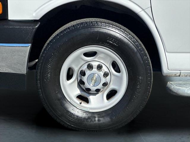 2024 Chevrolet Express Cargo Van RWD 2500 Regular Wheelbase WT