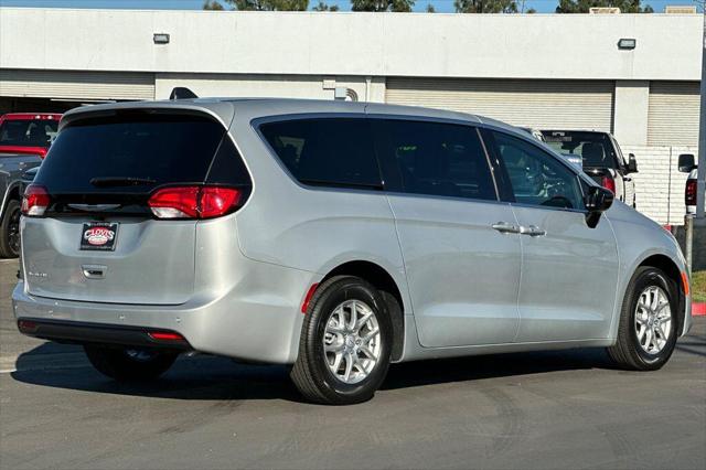 2026 Chrysler Voyager Voyager Lx