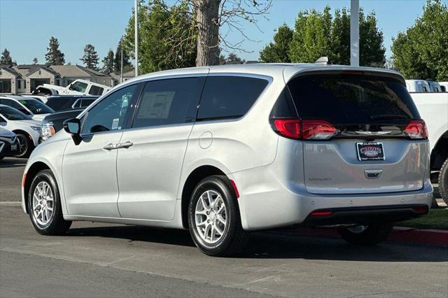 2026 Chrysler Voyager Voyager Lx