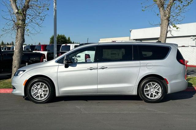 2026 Chrysler Voyager Voyager Lx