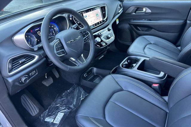 2026 Chrysler Voyager Voyager Lx