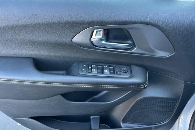 2026 Chrysler Voyager Voyager Lx