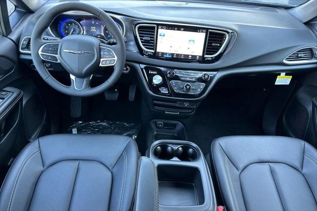 2026 Chrysler Voyager Voyager Lx