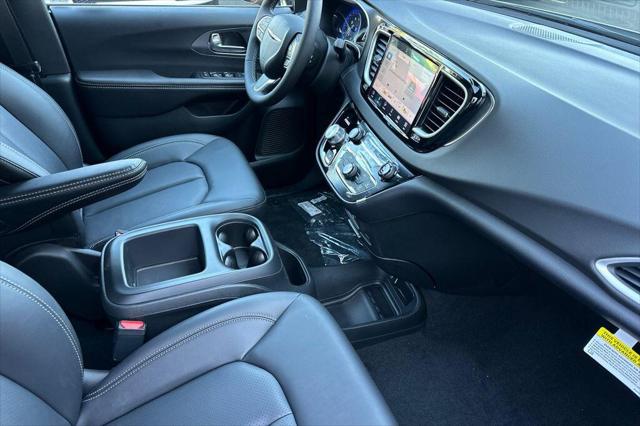 2026 Chrysler Voyager Voyager Lx