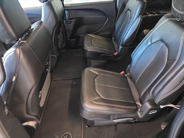 2026 Chrysler Pacifica Select AWD