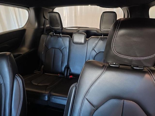 2026 Chrysler Pacifica Select AWD