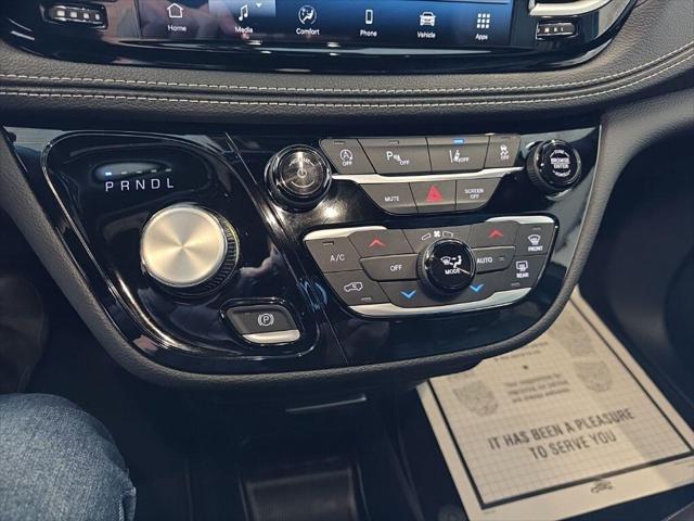 2026 Chrysler Pacifica Select AWD