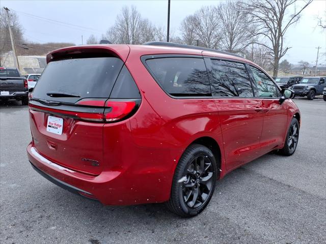 2026 Chrysler Pacifica Limited AWD