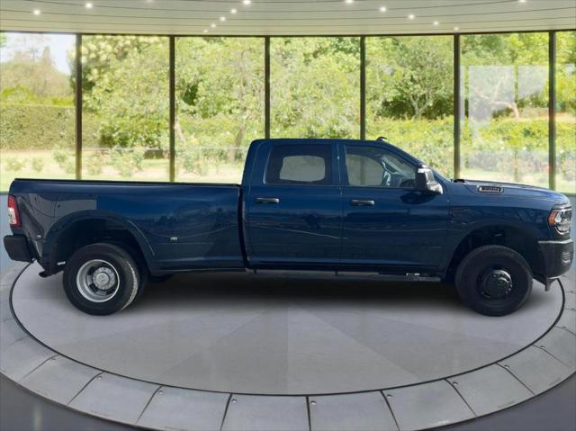 2024 RAM 3500 Tradesman Crew Cab 4x4 8 Box