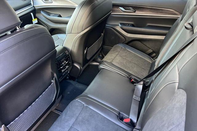 2026 Jeep Grand Cherokee L Grand Cherokee Laredo Altitude 4x4