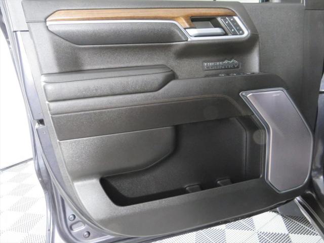 2022 Chevrolet Silverado 1500 4WD Crew Cab Short Bed High Country