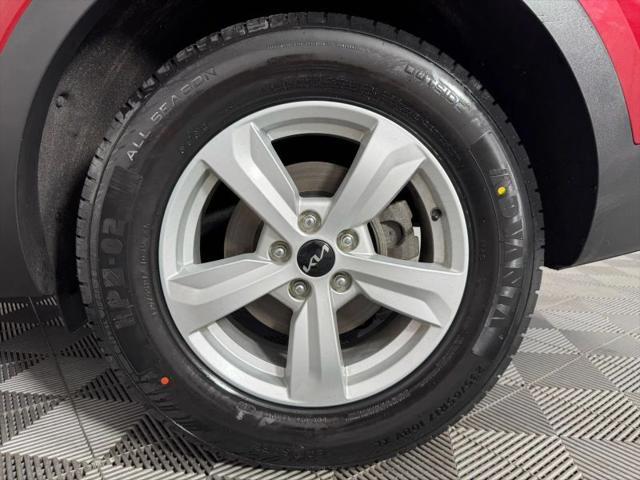 2023 Kia Sorento LX