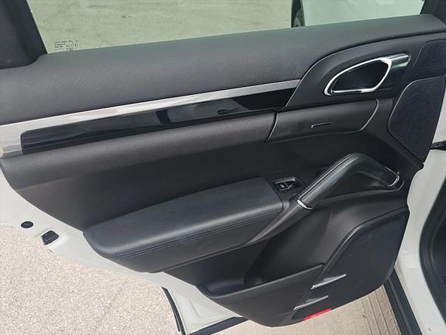 2014 Porsche Cayenne Platinum Edition