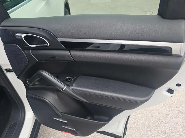2014 Porsche Cayenne Platinum Edition