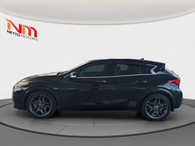 2017 INFINITI QX30 Sport