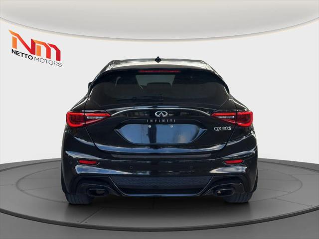2017 INFINITI QX30 Sport