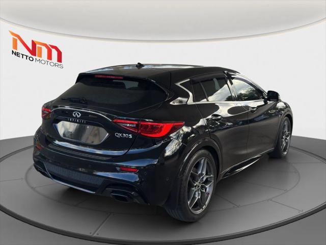 2017 INFINITI QX30 Sport