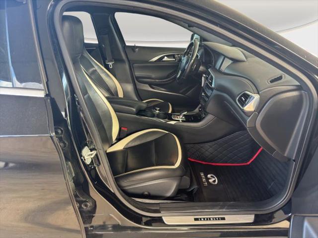 2017 INFINITI QX30 Sport