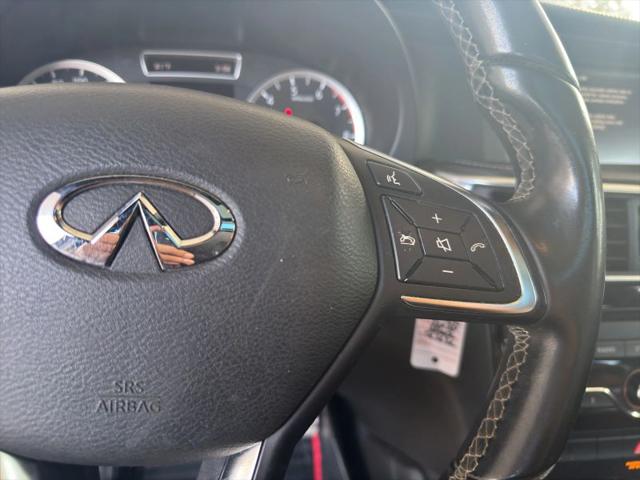 2017 INFINITI QX30 Sport