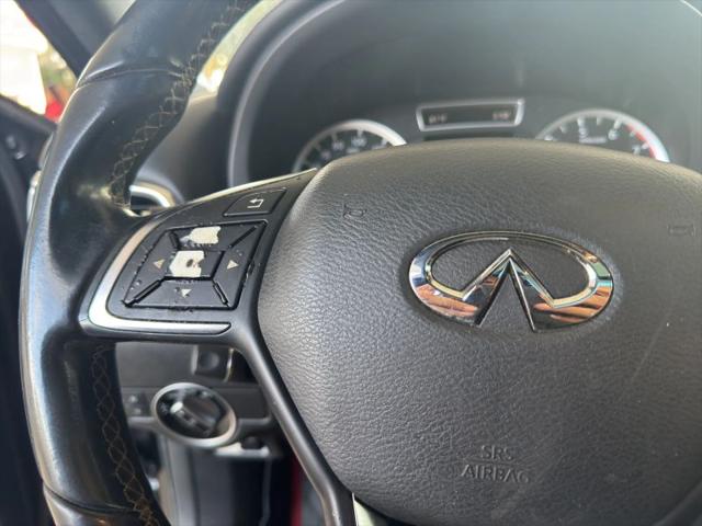 2017 INFINITI QX30 Sport