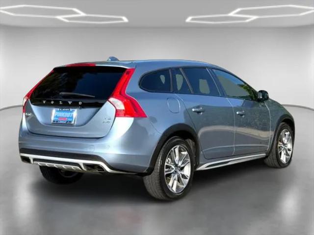 2017 Volvo V60 Cross Country T5