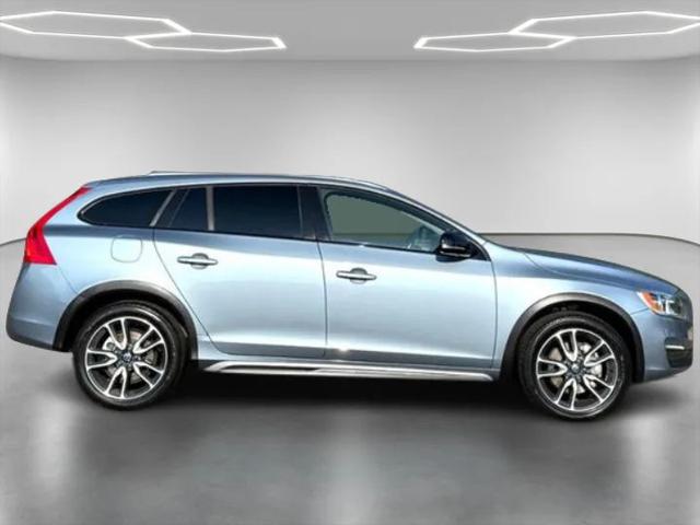 2017 Volvo V60 Cross Country T5