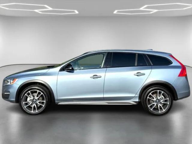 2017 Volvo V60 Cross Country T5