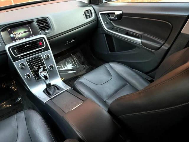 2017 Volvo V60 Cross Country T5
