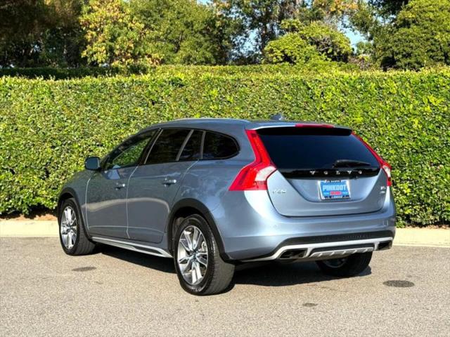 2017 Volvo V60 Cross Country T5
