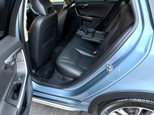 2017 Volvo V60 Cross Country T5