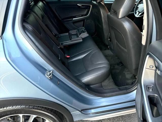 2017 Volvo V60 Cross Country T5