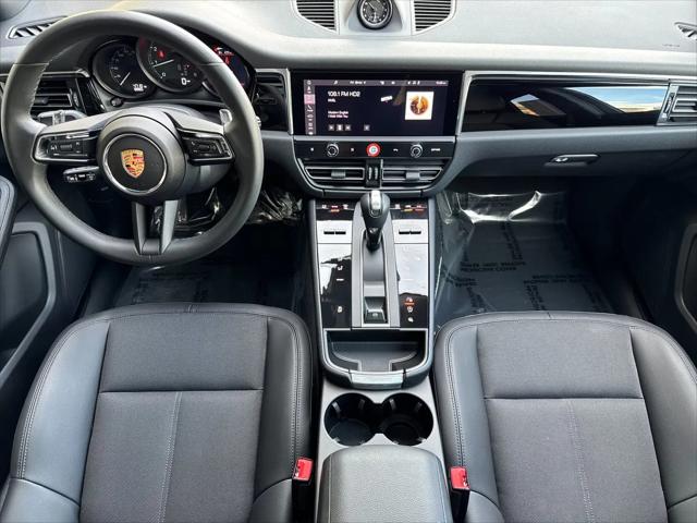 2025 Porsche Macan Macan