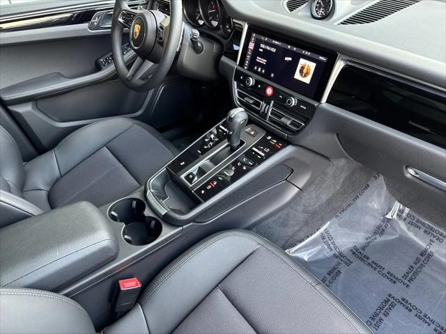 2025 Porsche Macan Macan