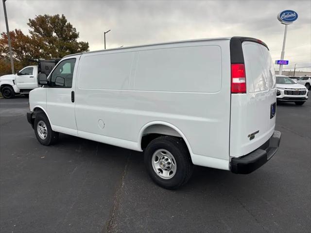 2025 Chevrolet Express Cargo Van RWD 2500 Regular Wheelbase WT