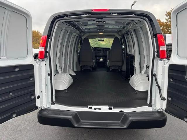 2025 Chevrolet Express Cargo Van RWD 2500 Regular Wheelbase WT