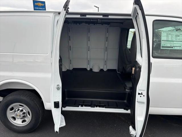 2025 Chevrolet Express Cargo Van RWD 2500 Regular Wheelbase WT