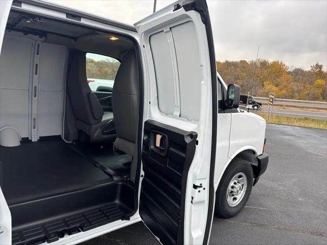 2025 Chevrolet Express Cargo Van RWD 2500 Regular Wheelbase WT