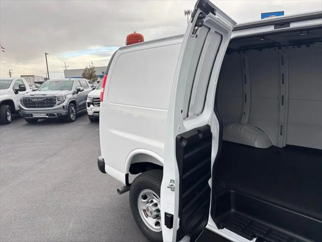 2025 Chevrolet Express Cargo Van RWD 2500 Regular Wheelbase WT