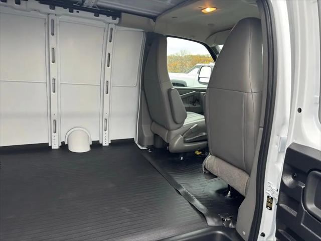 2025 Chevrolet Express Cargo Van RWD 2500 Regular Wheelbase WT