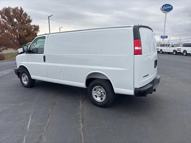 2025 Chevrolet Express Cargo Van RWD 2500 Regular Wheelbase WT