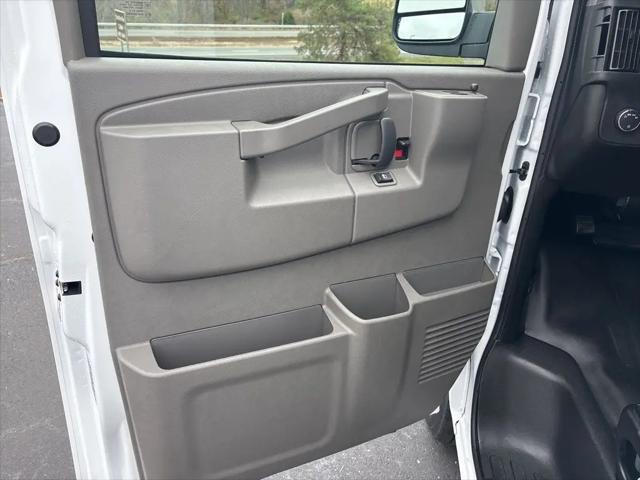 2025 Chevrolet Express Cargo Van RWD 2500 Regular Wheelbase WT