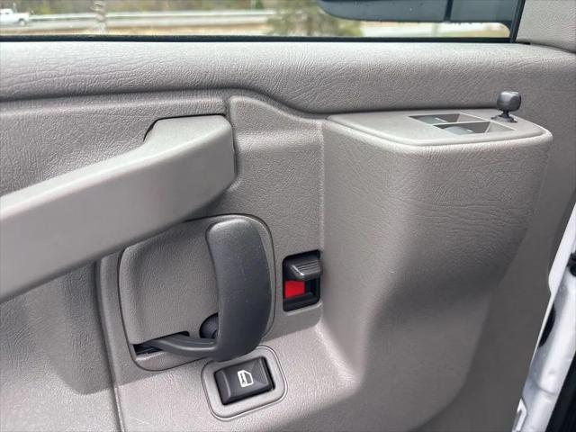 2025 Chevrolet Express Cargo Van RWD 2500 Regular Wheelbase WT